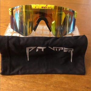 The 1993 Polarized pit vipers